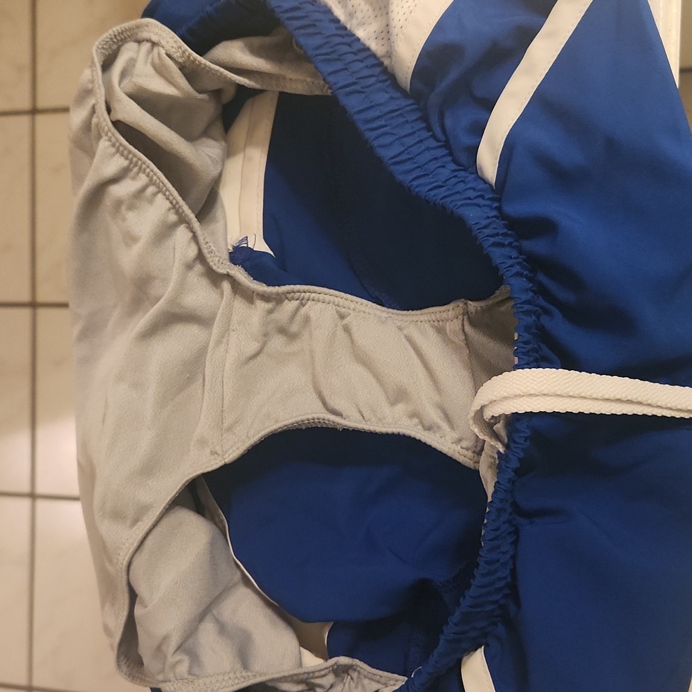 Womens Under Armour running shorts - Picture 3 of 3